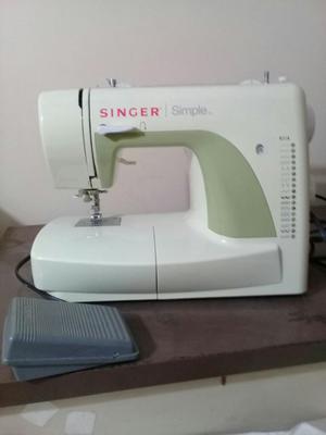 Maquina de Coser Como Nueva