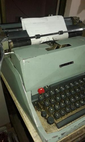 Vendo Máquina de Escribir