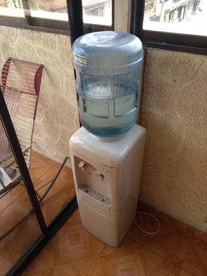 Excelente Dispensador de Agua