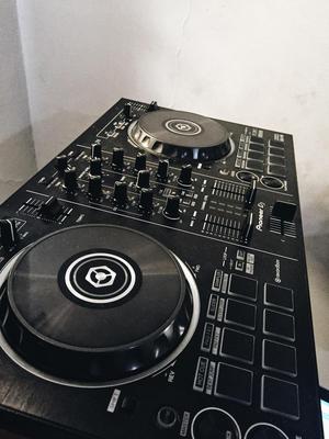 Vendo Controlador para Dj Pioneer Ddj Rb