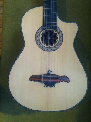 Guitarra Electroacustica construida por el luthier Mauricio