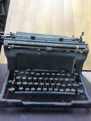 Maquina de Escribir Antigua Buena