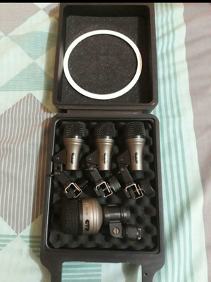 Set de microfonos para bateria marca CAD