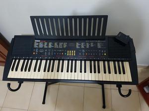 Vendo Organeta Yamaha Psr82.