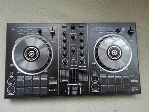 vendo controlador RB PIONEER CON TODOS SUS acsesorios