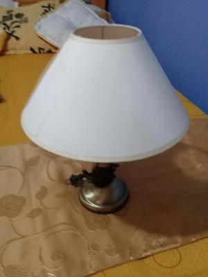 Vendo Lampara de Mesa, en Buen Estado