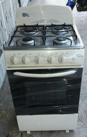 Se Vende Cocina Centrales con Horno