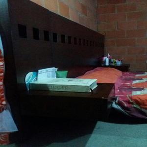 Vendo Cambio Cama con Nocheros Flotantes - Cali