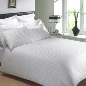 Set Duvet Blanco Queen + Juego Sabanas + Plumón = 8 Pzas