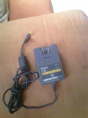 Vendo Cargador Ps1 Y Cable Av Ps1ps2