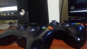 Xbox 360 slim Barato Dos controles 15 JGS