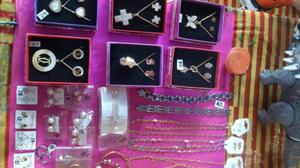 Collares Cadenas Dijes Y Aretes