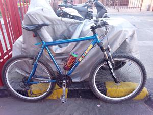 Bicicleta Azul Asesoríos Marca Shimanno