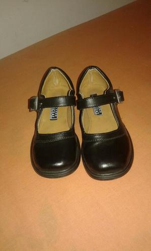 Vendo Zapatos Colegiales