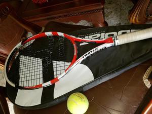 Raqueta de tenis Babolat con estuche