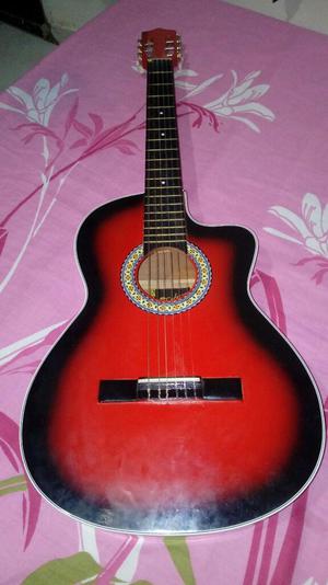 Vendo Hermosa Guitarra Acustica
