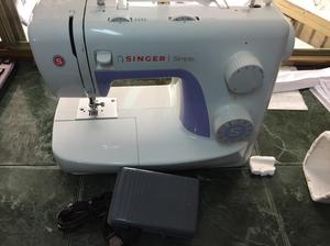 Maquina de Coser Familiar Singer