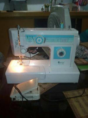 Vendo Máquina de Coser Familiar