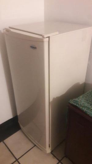 Vendo Nevera Challenger Como. Nueva