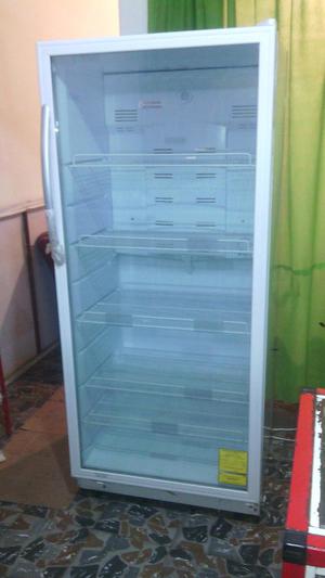 Vendo refrigerador vertical nuevo 6 meses de uso