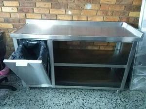 MESA Y RECICLADOR DE BASURA