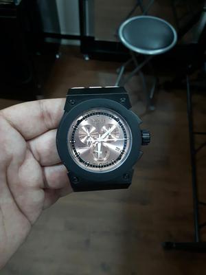 Reloj Invicta con Poco Uso