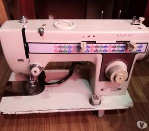 Se vende maquina de coser semi industrial.