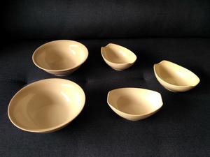 2 bowls y 3 salseros de diseño