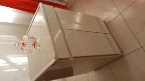 Mesa con cajones metalica
