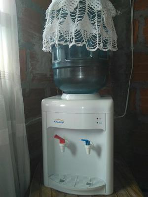 Dispensador de Agua Fría Y Caliente