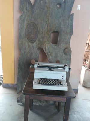 Máquina de Escribir Eléctrica
