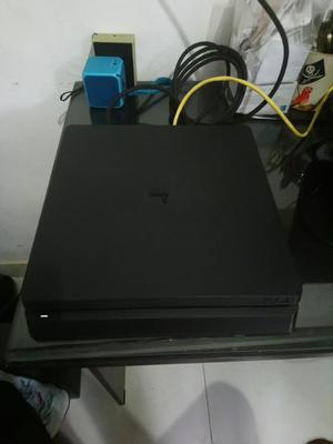 Play Station 4 Slim