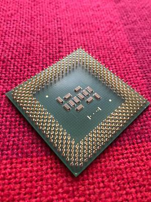 SL5WY Intel Celeron 900 MHz Reliquia