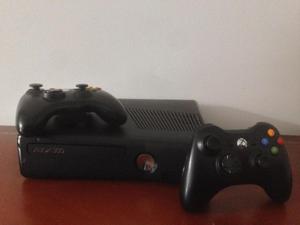 XBOX 360 EN ESTADO ORIGINAL 2 CONTROLES JUEGOS ORIGINALES