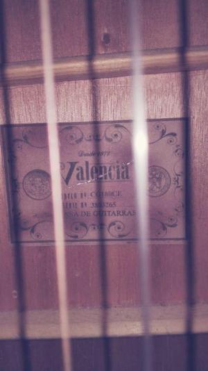 Guitarra electroacustica VALENCIA