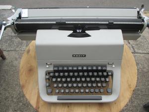 Maquina de Escribir, Facit, Usada