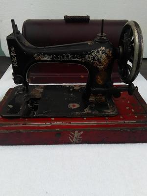 Maquina de coser antigua