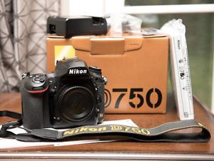NIKON D750 CAMERA AND MM VR LENS