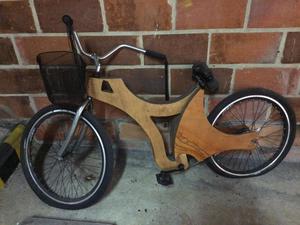 Bicicleta en madera