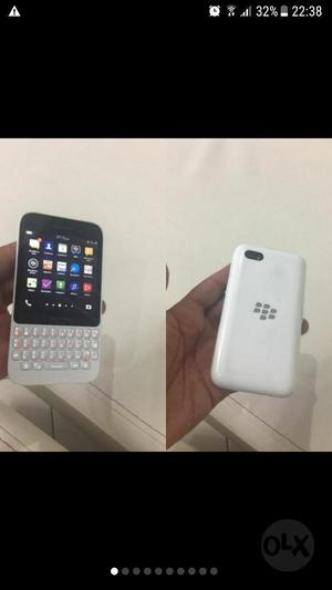 Blackberry Q5 Linda Y Bella