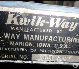Retificadora de cilindros Kitway USA con su mesa Original