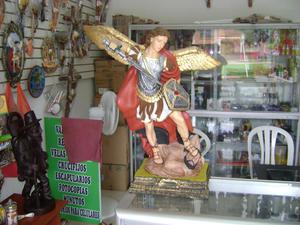 Se Venden: San Miguel Arcangel de 60 cms y Un Pastor de 60