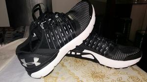 Tenis Under Armour Charger