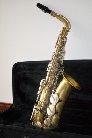 Vendo Saxofón Alto Amati Superclassic