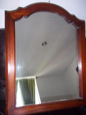 Vendo espejo enmarcado en madera línea tradicional