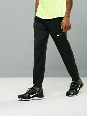 Sudadera Nike Drifit