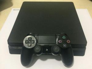 Vendo Playstation 4 Slim con Plus