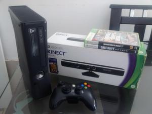Xbox gb Slim con Kinect, Como Nueva, 1 Control, 3