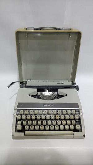 Maquina Escribir Antigua Royal Mercuri