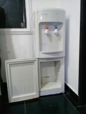 Dispensador de Agua Fría/caliente.